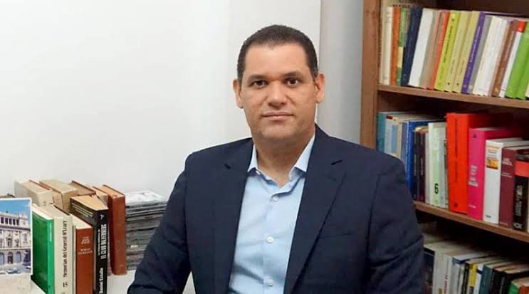 Dr. Ian Carlos Torres Parra